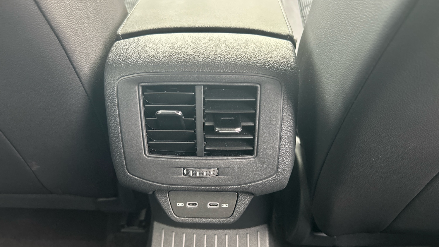 Used Volkswagen T-Roc 2025 for sale - 77431554: Photo 34