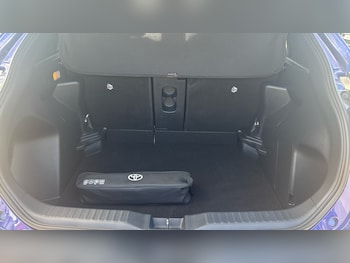 Used Toyota Yaris Cross 2023 for sale - 79476805: Photo