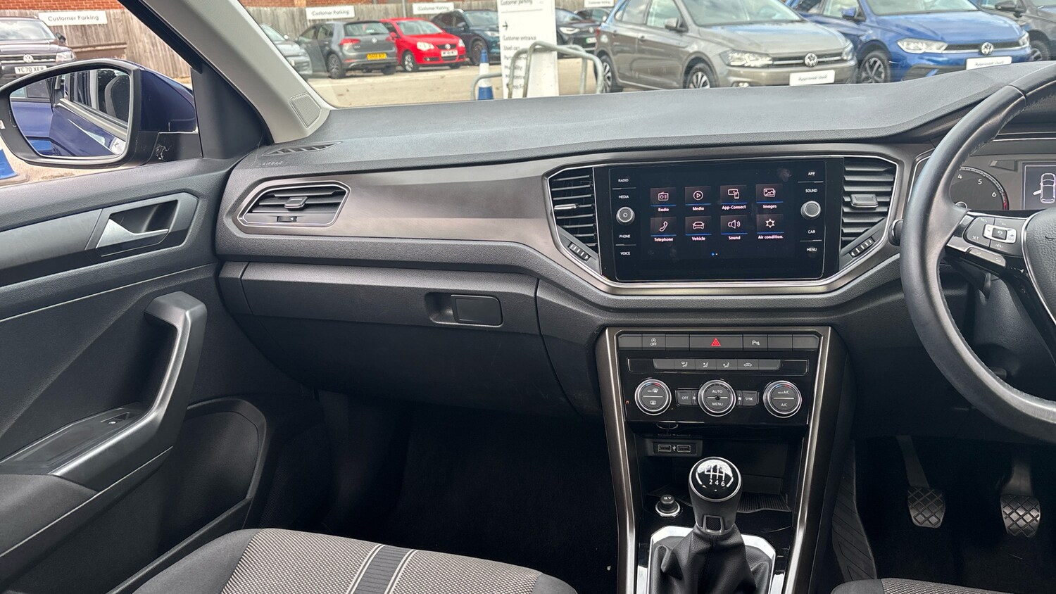 Used Volkswagen T-Roc 2019 for sale - 76209207: Photo 14