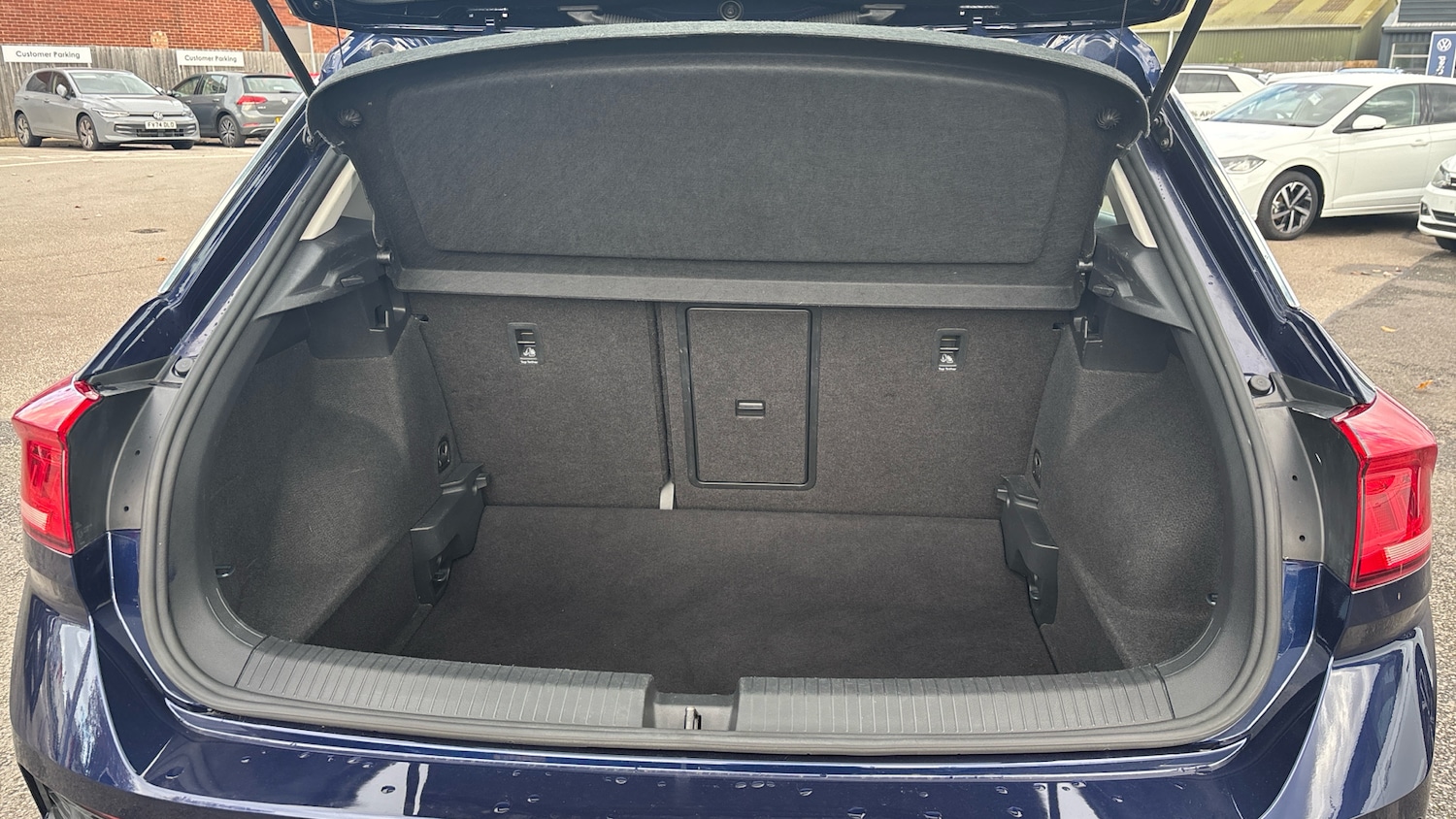 Used Volkswagen T-Roc 2019 for sale - 76209207: Photo 4