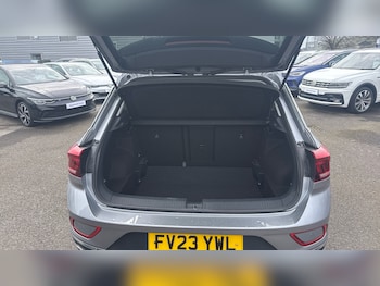 Used Volkswagen T-Roc 2023 for sale - 78011492: Photo