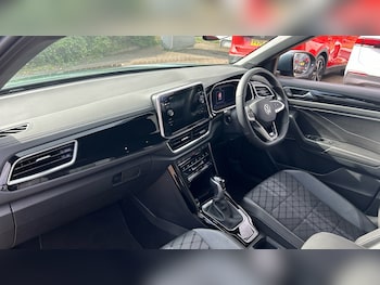Used Volkswagen T-Roc 2025 for sale - 75931831: Photo