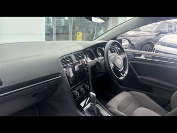 Used Volkswagen Golf 2017 for sale - 75239631: Photo
