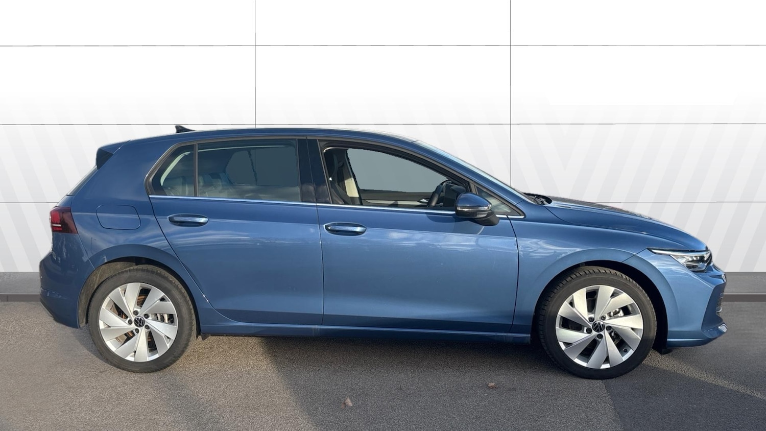 Used Volkswagen Golf 2025 for sale - 76329931: Photo 5