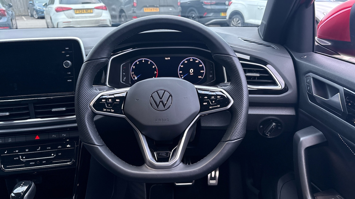 Used Volkswagen T-Roc 2023 for sale - 77474977: Photo 10