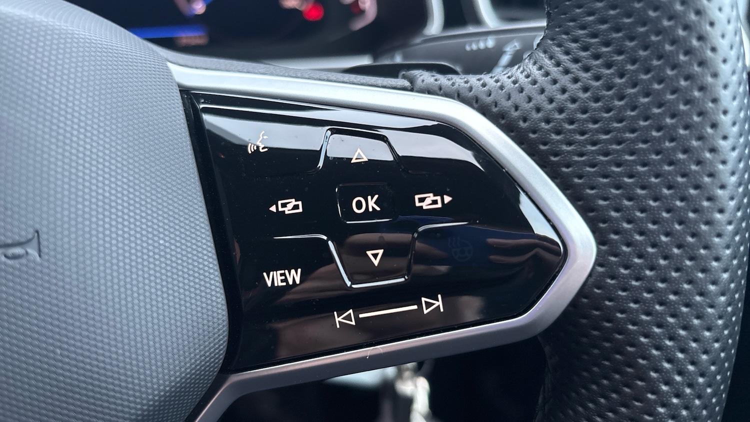 Used Volkswagen T-Roc 2023 for sale - 77474977: Photo 18