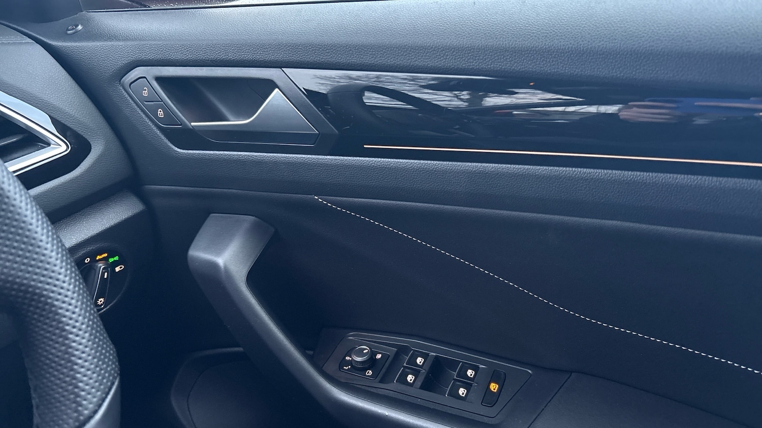 Used Volkswagen T-Roc 2023 for sale - 77474977: Photo 19