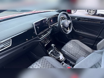 Used Volkswagen T-Roc 2023 for sale - 77474977: Photo