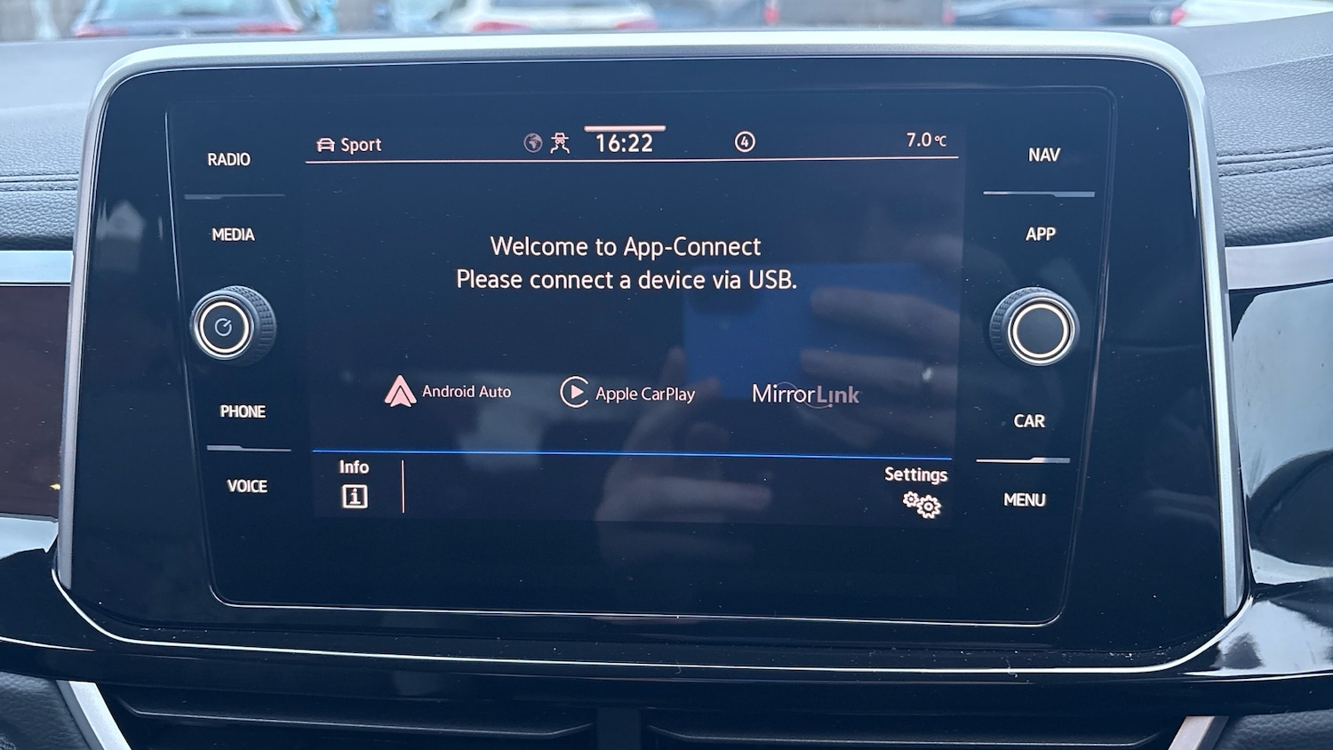 Used Volkswagen T-Roc 2023 for sale - 77474977: Photo 30