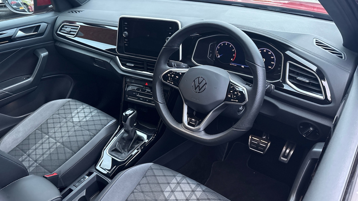 Used Volkswagen T-Roc 2023 for sale - 77474977: Photo 6