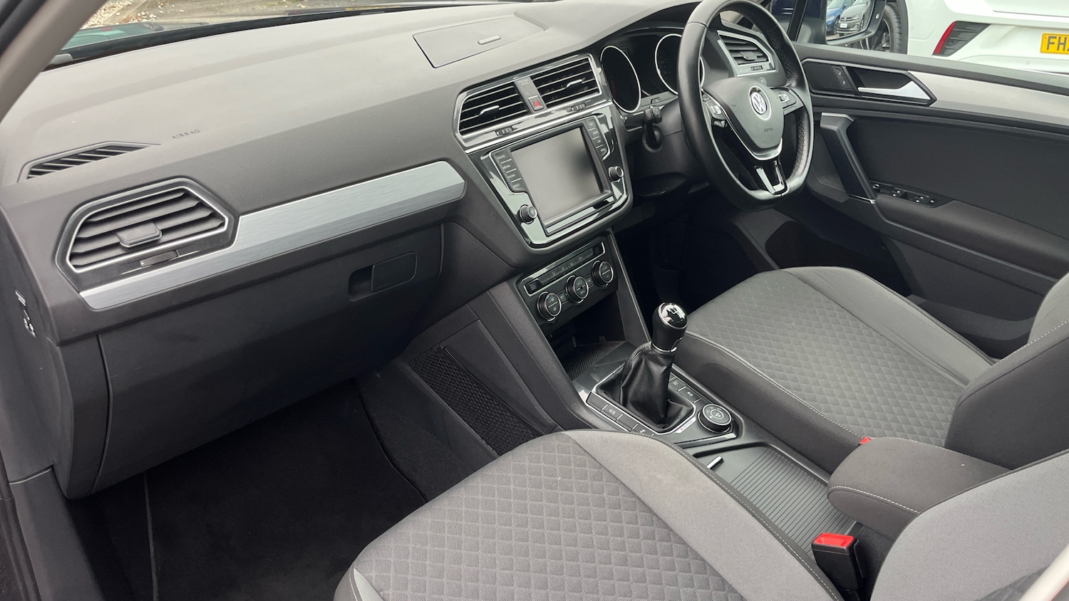 Used Volkswagen Tiguan 2016 for sale - 76379213: Photo 2