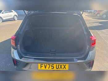 Used Volkswagen T-Roc 2025 for sale - 77717687: Photo