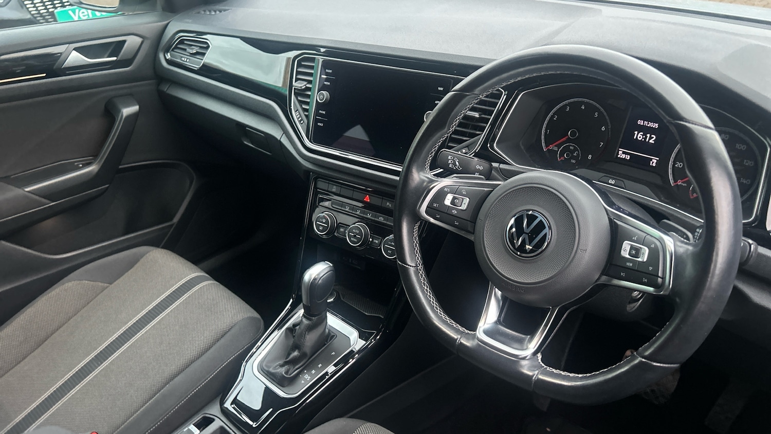 Used Volkswagen T-Roc 2021 for sale - 76451831: Photo 11