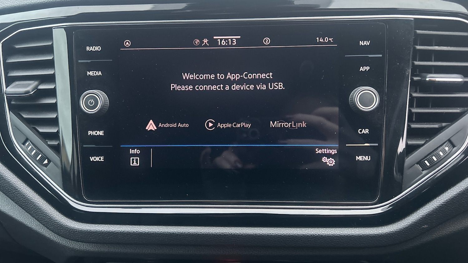 Used Volkswagen T-Roc 2021 for sale - 76451831: Photo 29