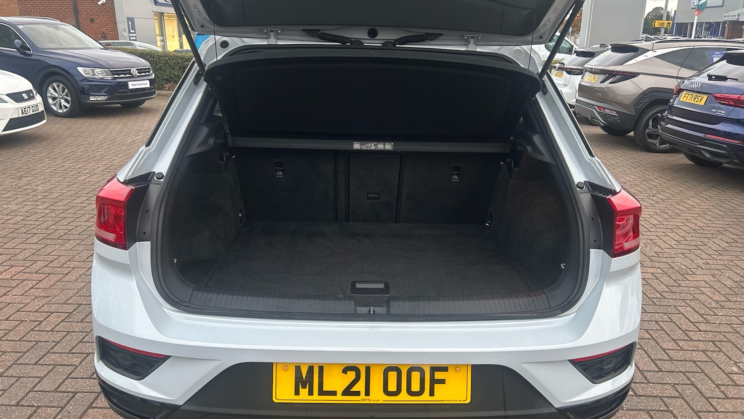 Used Volkswagen T-Roc 2021 for sale - 76451831: Photo 4