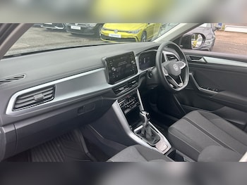 Used Volkswagen T-Roc 2022 for sale - 75481749: Photo
