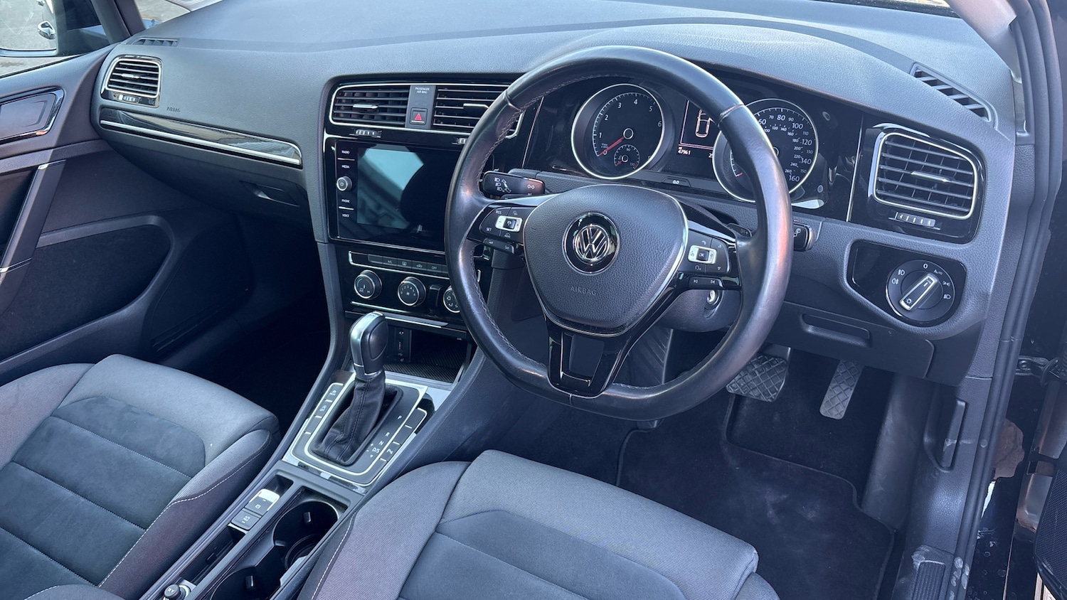 Used Volkswagen Golf 2018 for sale - 78011490: Photo 6