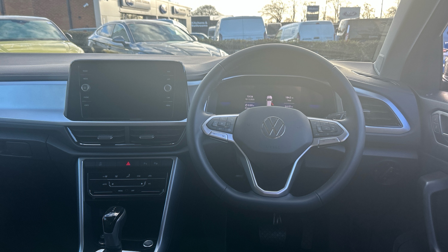 Used Volkswagen T-Roc 2025 for sale - 76945796: Photo 10