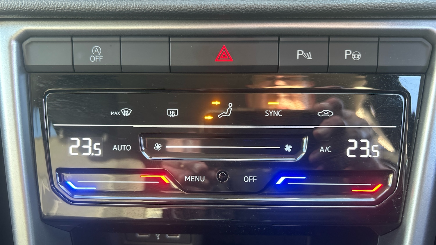 Used Volkswagen T-Roc 2025 for sale - 76945796: Photo 13