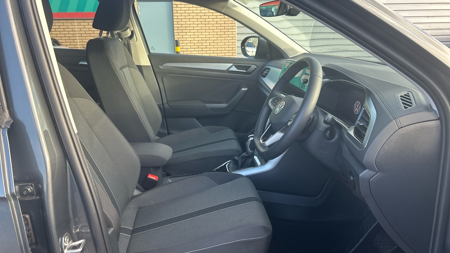 Used Volkswagen T-Roc 2025 for sale - 76945796: Photo 15