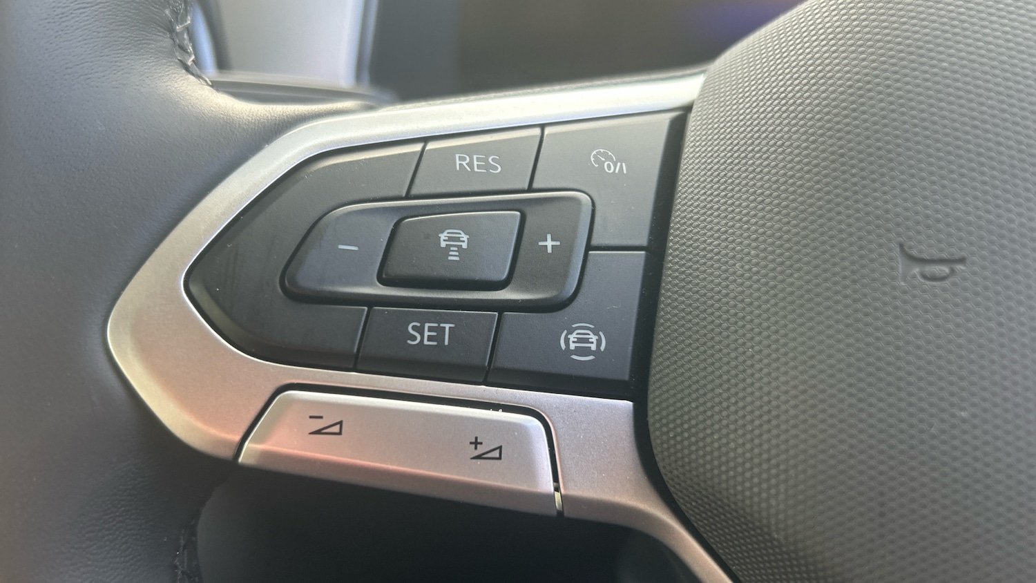 Used Volkswagen T-Roc 2025 for sale - 76945796: Photo 17