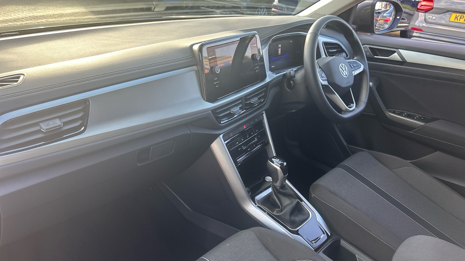 Used Volkswagen T-Roc 2025 for sale - 76945796: Photo 2