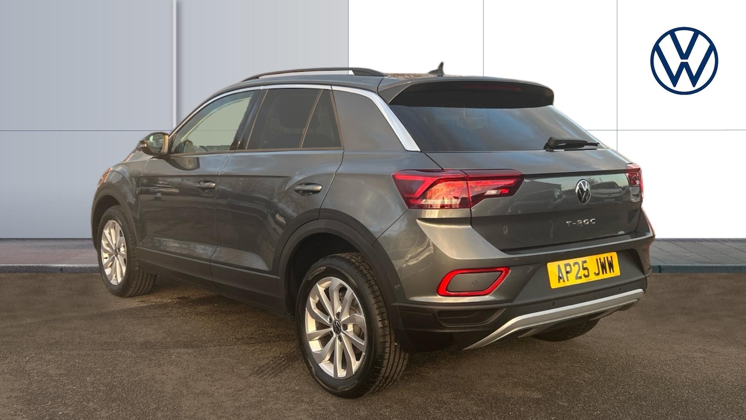Used Volkswagen T-Roc 2025 for sale - 76945796: Photo 3