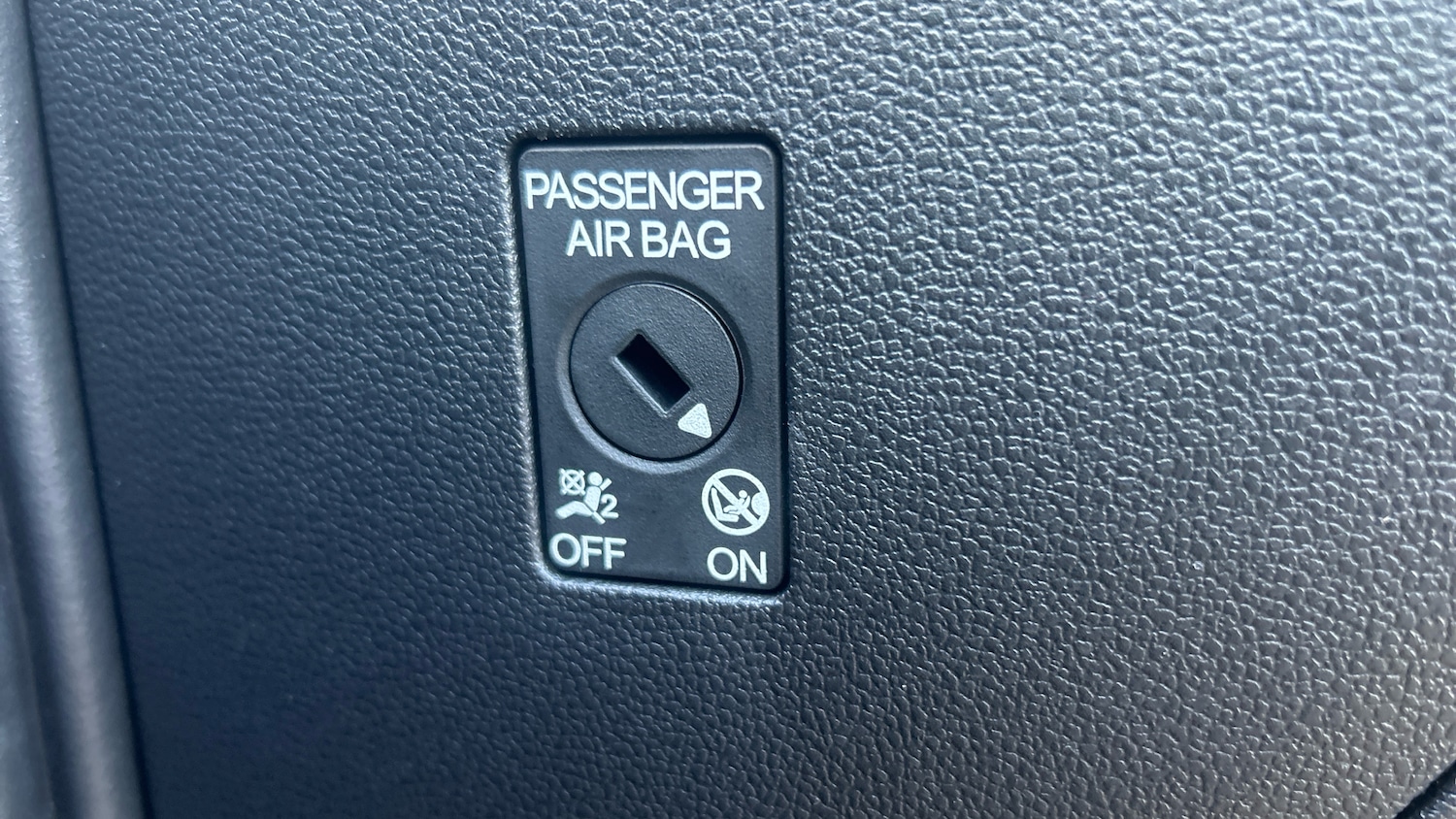 Used Volkswagen T-Roc 2025 for sale - 76945796: Photo 37