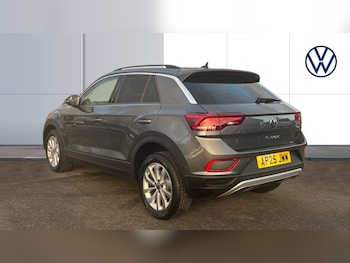 Used Volkswagen T-Roc 2025 for sale - 76945796: Photo