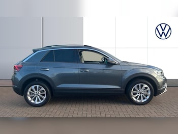 Used Volkswagen T-Roc 2025 for sale - 76945796: Photo