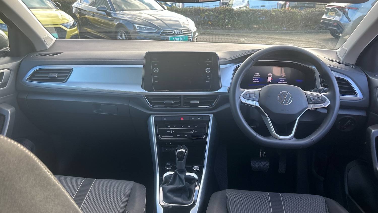 Used Volkswagen T-Roc 2025 for sale - 76945796: Photo 9