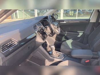 Used Volkswagen Tiguan 2022 for sale - 76064119: Photo 2