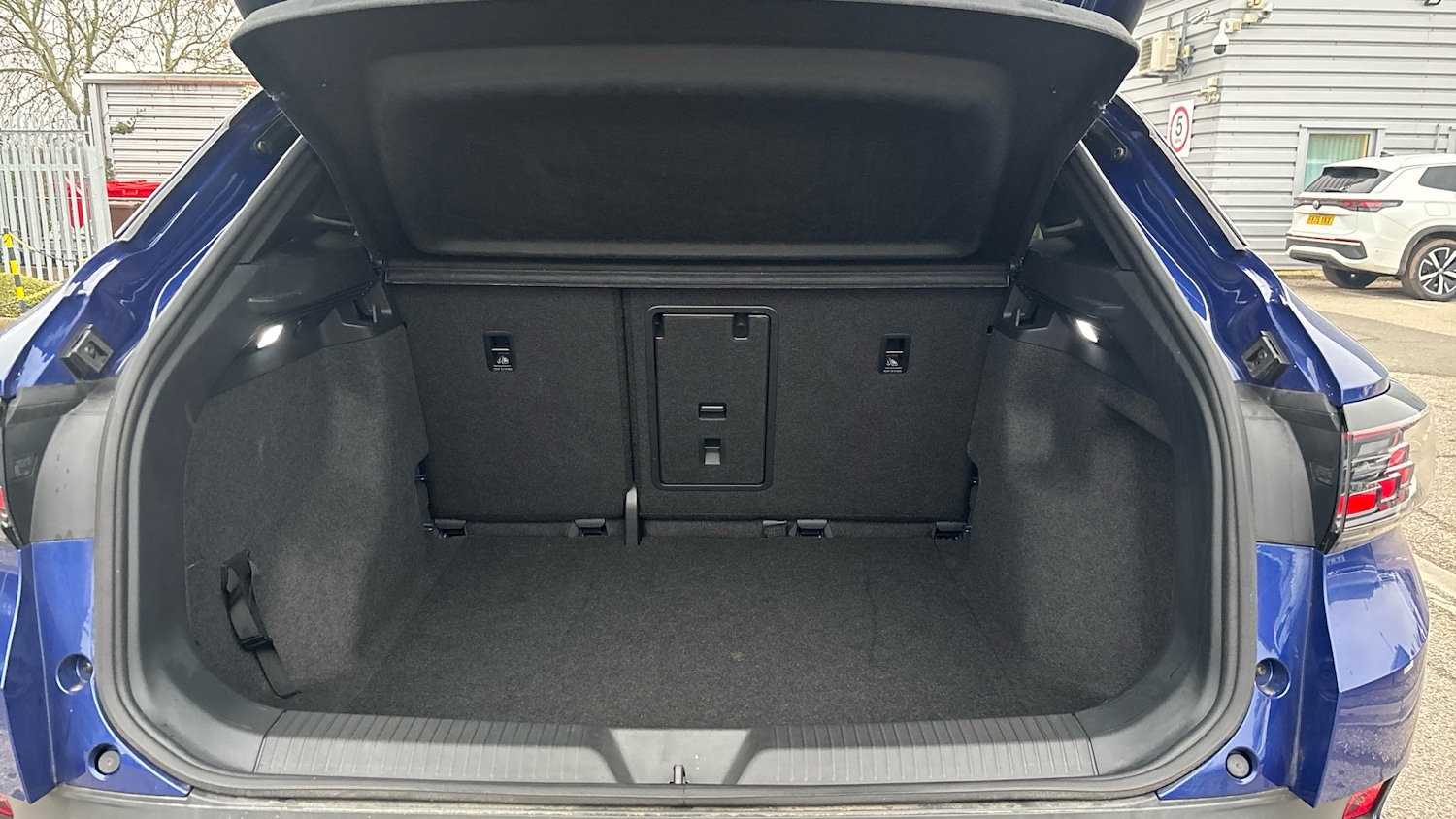 Used Volkswagen ID.4 2024 for sale - 77474978: Photo 4