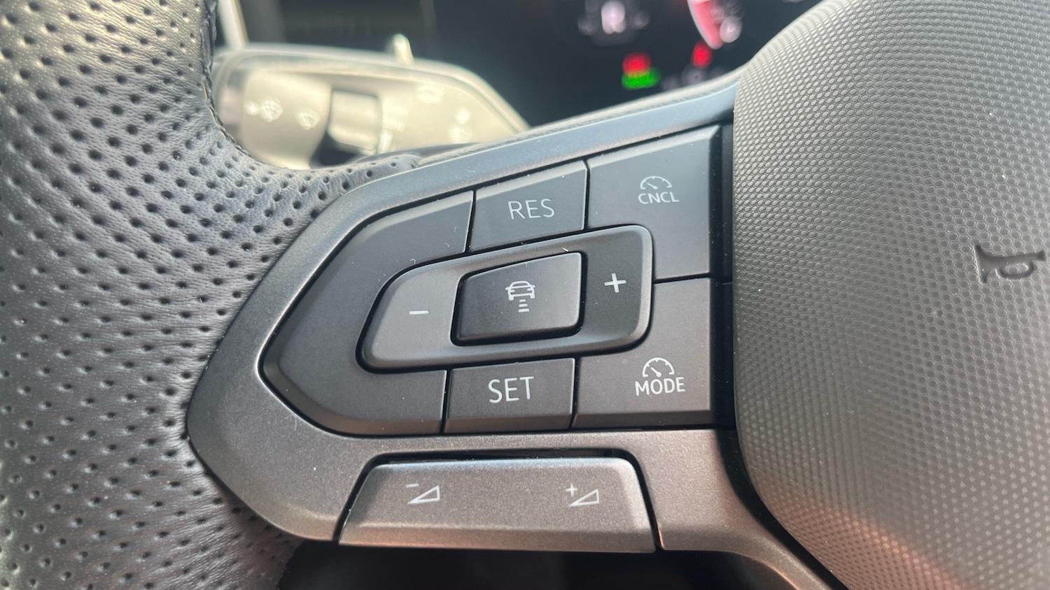 Used Volkswagen Passat 2025 for sale - 76467918: Photo 17