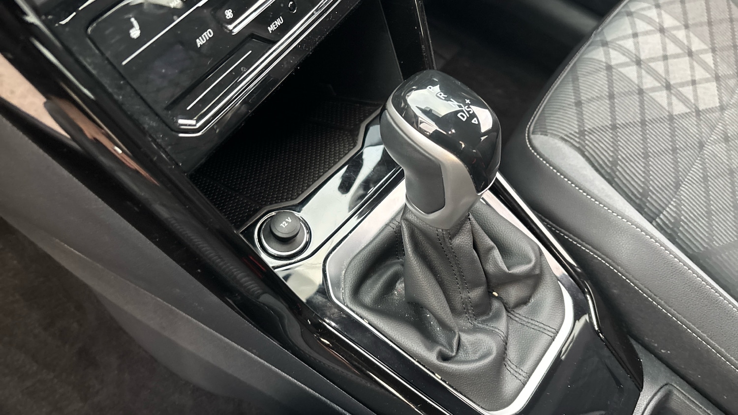 Used Volkswagen T-Roc 2022 for sale - 76451832: Photo 13