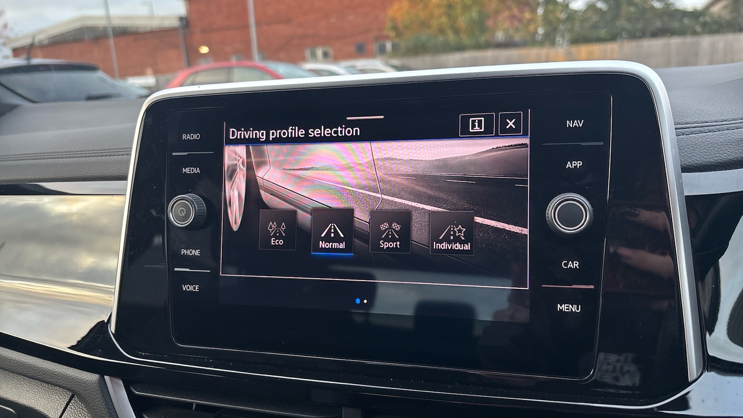 Used Volkswagen T-Roc 2022 for sale - 76451832: Photo 22