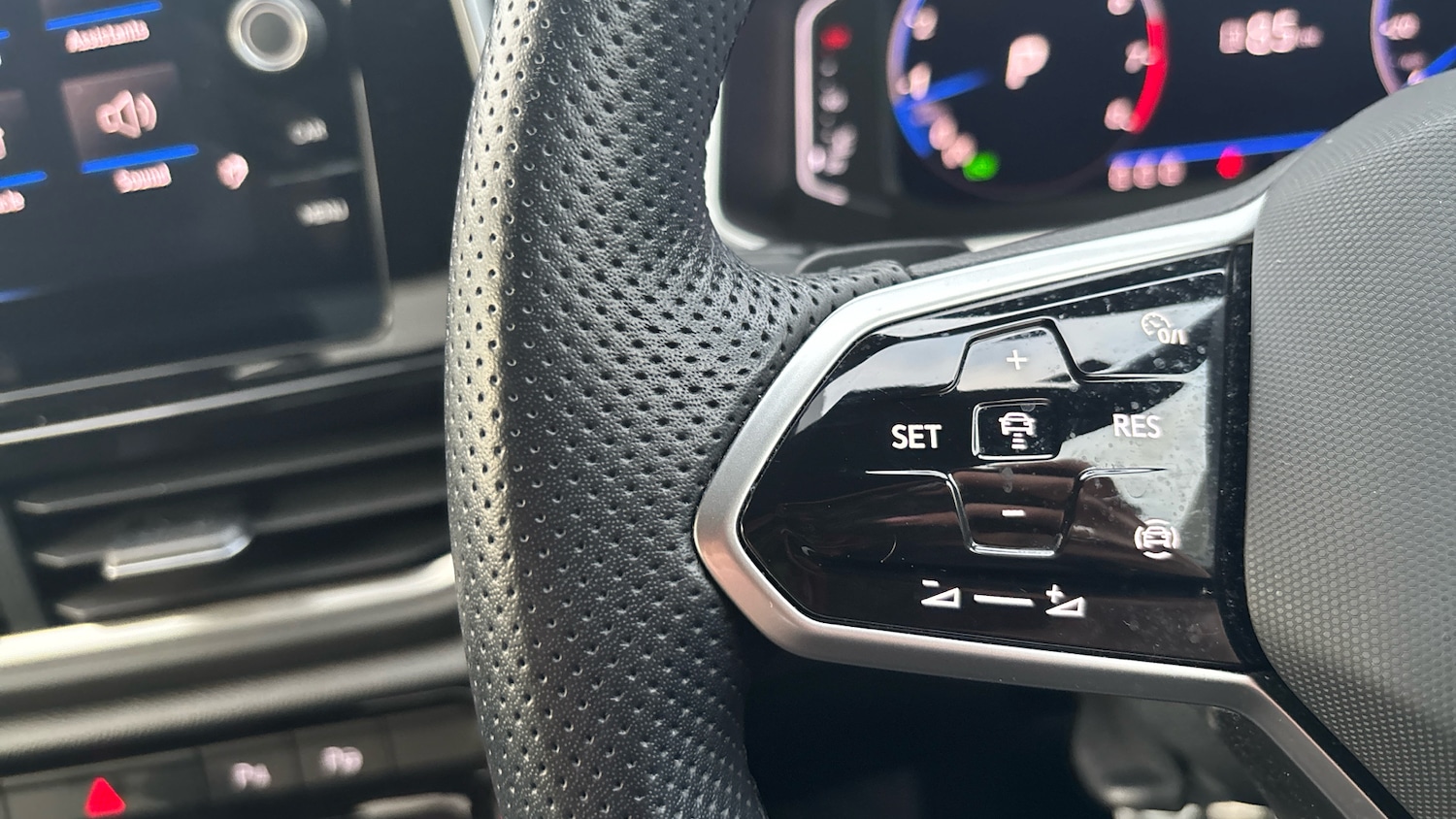 Used Volkswagen T-Roc 2022 for sale - 76451832: Photo 30