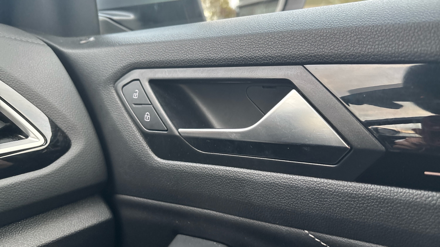 Used Volkswagen T-Roc 2022 for sale - 76451832: Photo 34