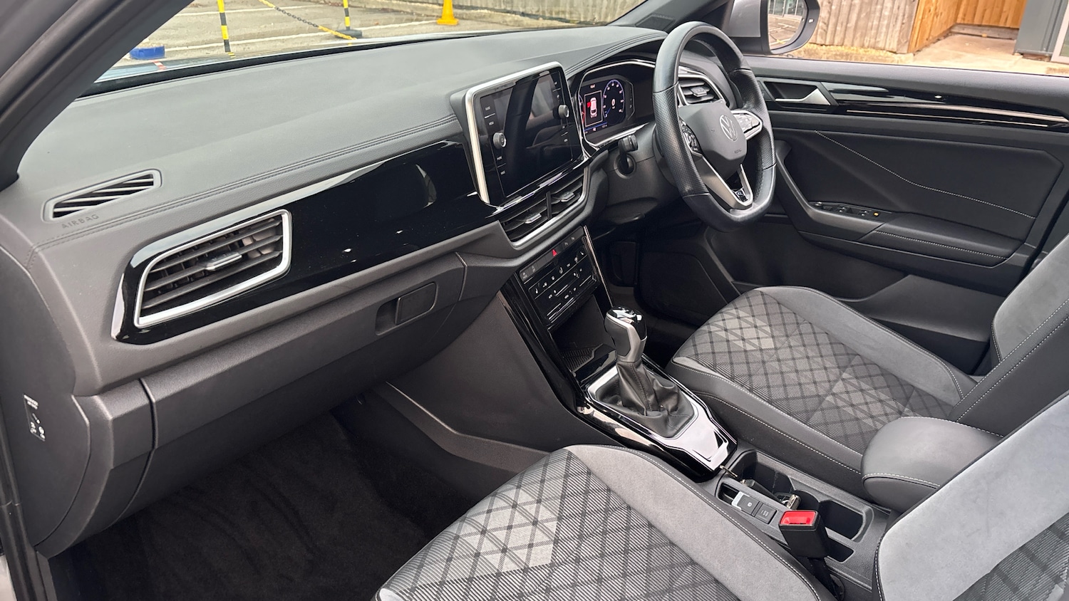 Used Volkswagen T-Roc 2022 for sale - 76451832: Photo 9