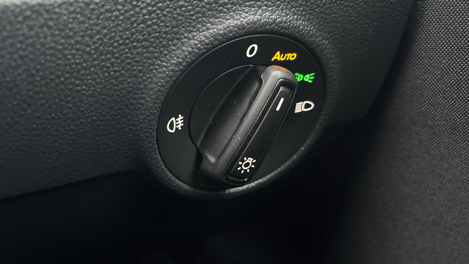 Used Volkswagen T-Roc 2025 for sale - 76507235: Photo 24