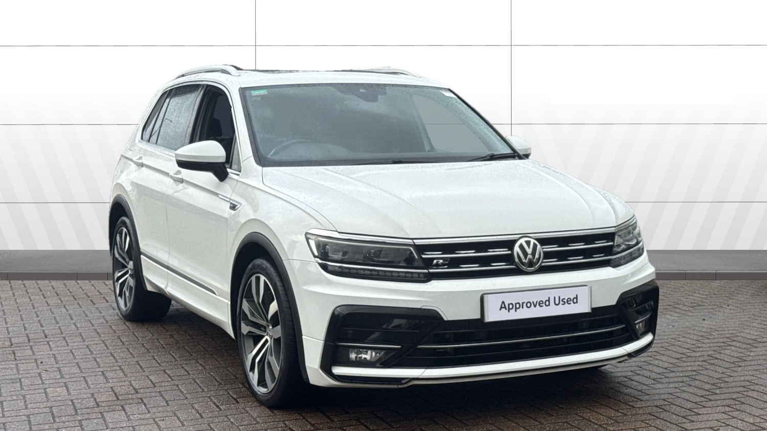 Used Volkswagen Tiguan 2018 for sale - 76894372: Photo 1