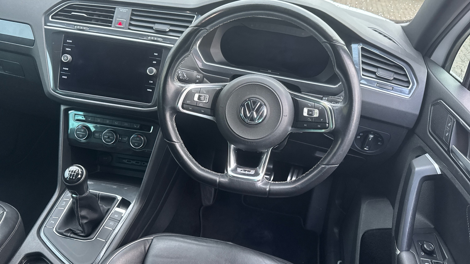 Used Volkswagen Tiguan 2018 for sale - 76894372: Photo 10