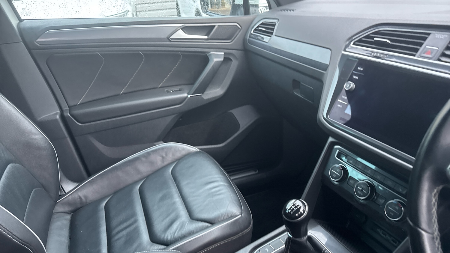 Used Volkswagen Tiguan 2018 for sale - 76894372: Photo 14