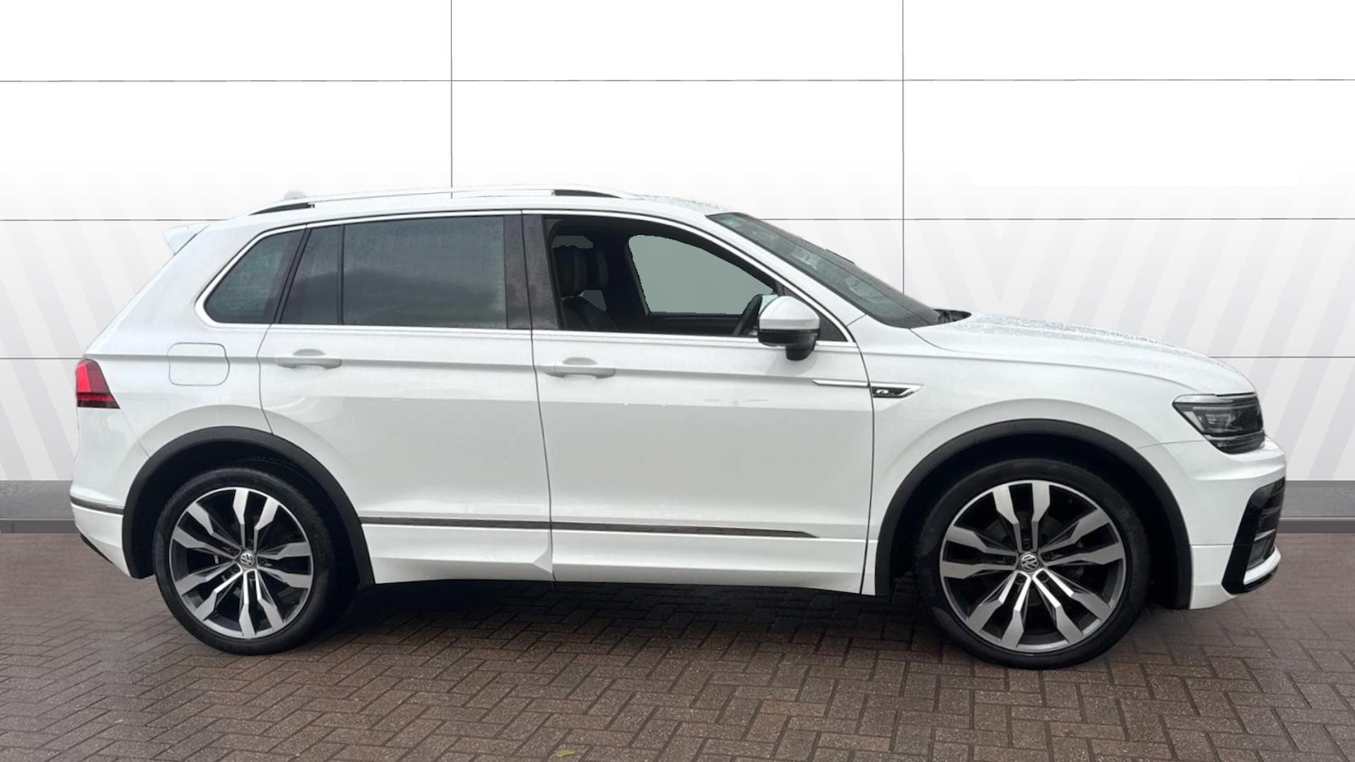 Used Volkswagen Tiguan 2018 for sale - 76894372: Photo 5