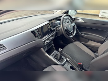 Used Volkswagen Polo 2021 for sale - 75969001: Photo 2