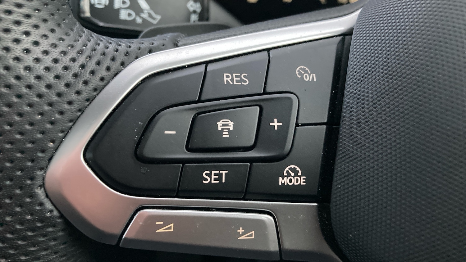 Used Volkswagen Touareg 2025 for sale - 76612519: Photo 17