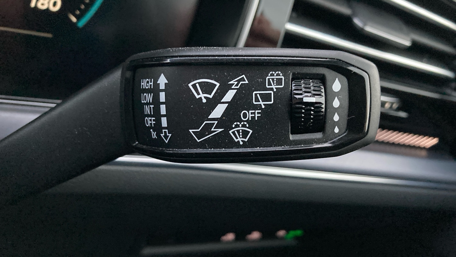 Used Volkswagen Touareg 2025 for sale - 76612519: Photo 42