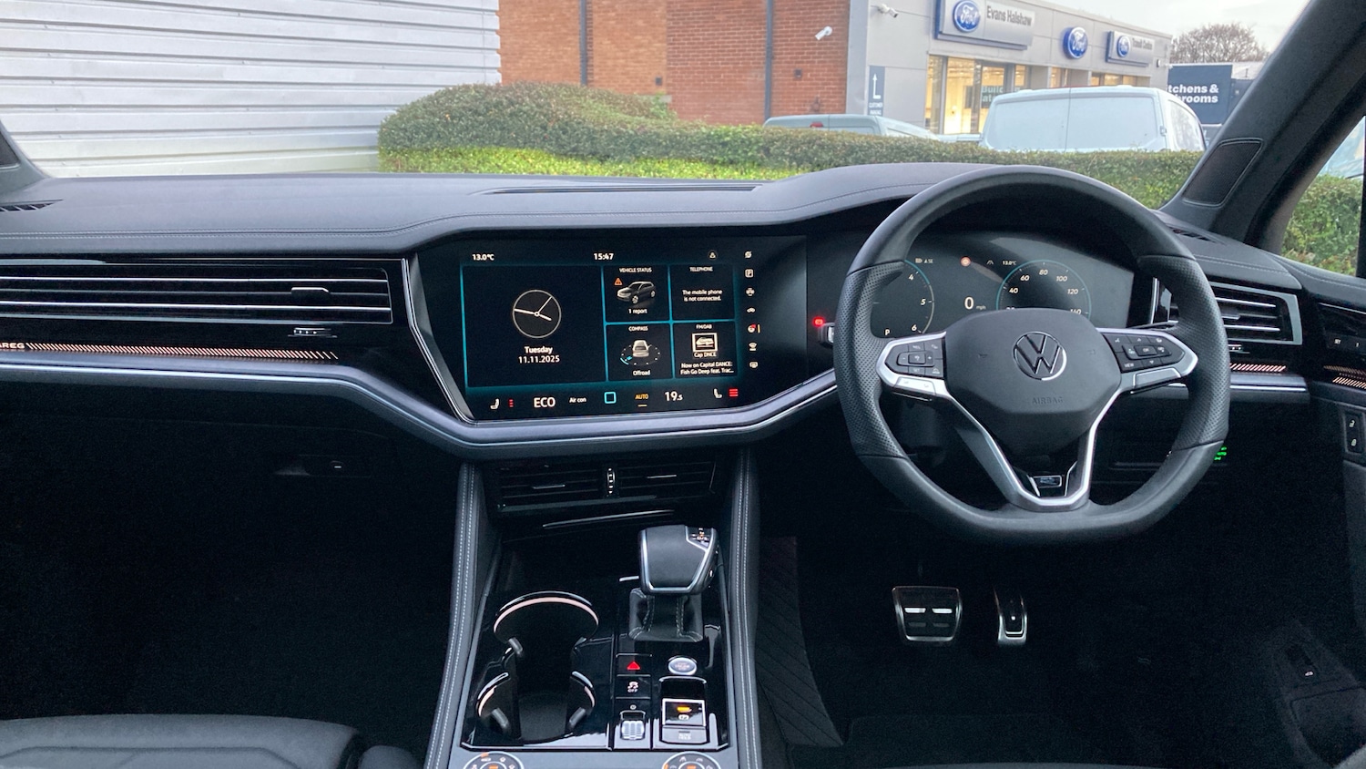 Used Volkswagen Touareg 2025 for sale - 76612519: Photo 9