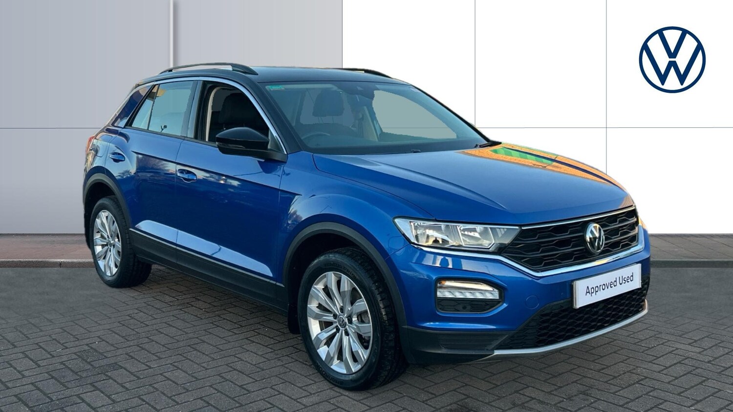 Used Volkswagen T-Roc 2019 for sale - 76894344: Photo 1