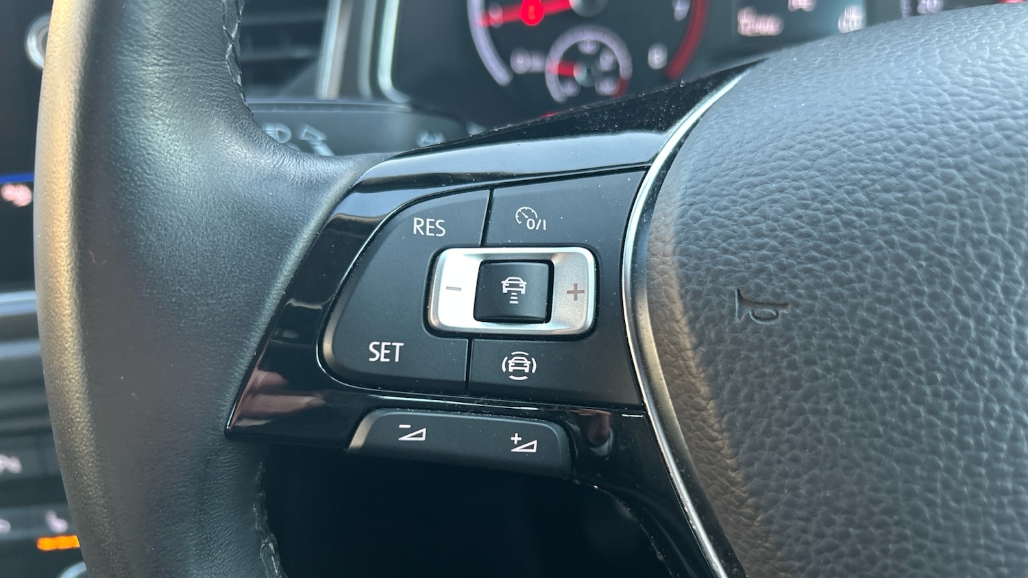 Used Volkswagen T-Roc 2019 for sale - 76894344: Photo 17